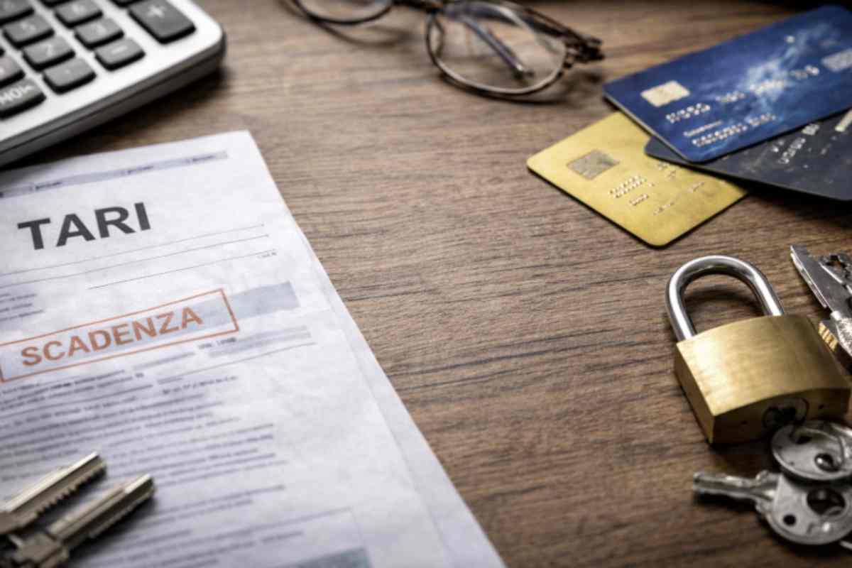 Il testo è quasi sempre simile: si parla di una “posizione TARI irregolare” e si invita a contattare immediatamente un numero per evitare sanzioni o aggravamenti.